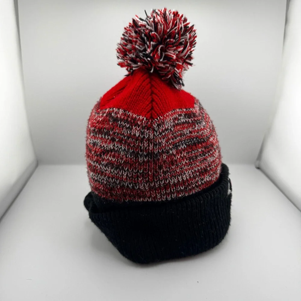 NFL Team Apparel Atlanta Falcons Beanie OSFA Red Black Good Pom Cuffed Knit Hat